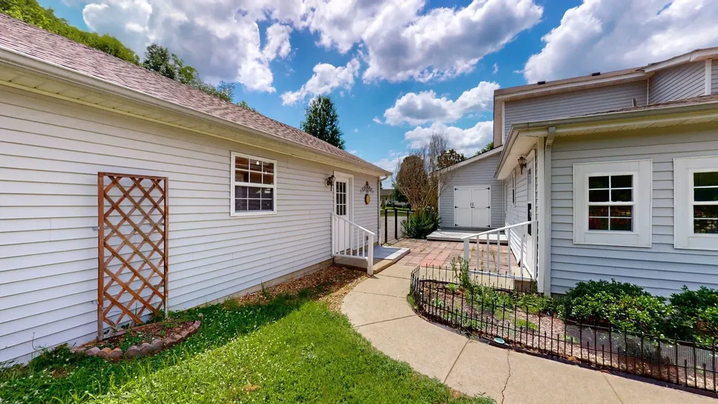 113 Yell Dr, E Wartrace TN 37183