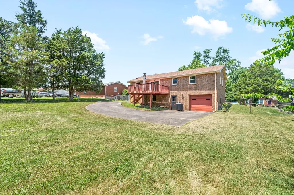 208 Aster Drive Clarksville TN 37042
