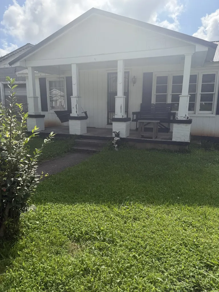 712 Fisher Avenue Smithville TN 37166