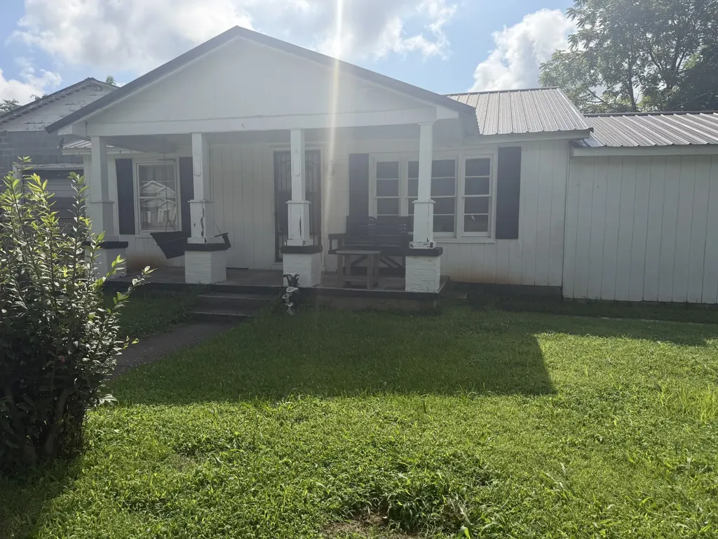 712 Fisher Avenue Smithville TN 37166