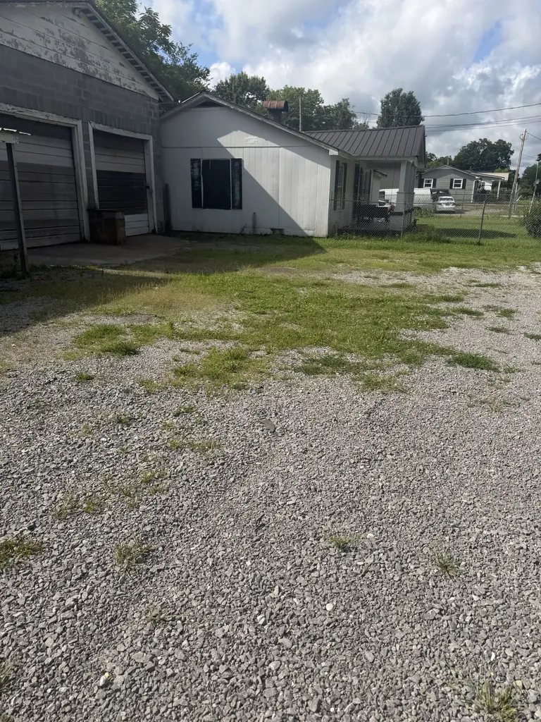 712 Fisher Avenue Smithville TN 37166