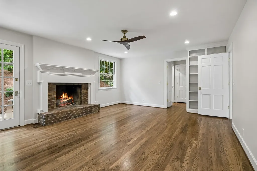 6004 Hillsboro Pike Nashville TN 37215