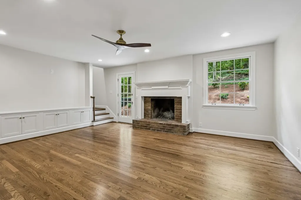 6004 Hillsboro Pike Nashville TN 37215
