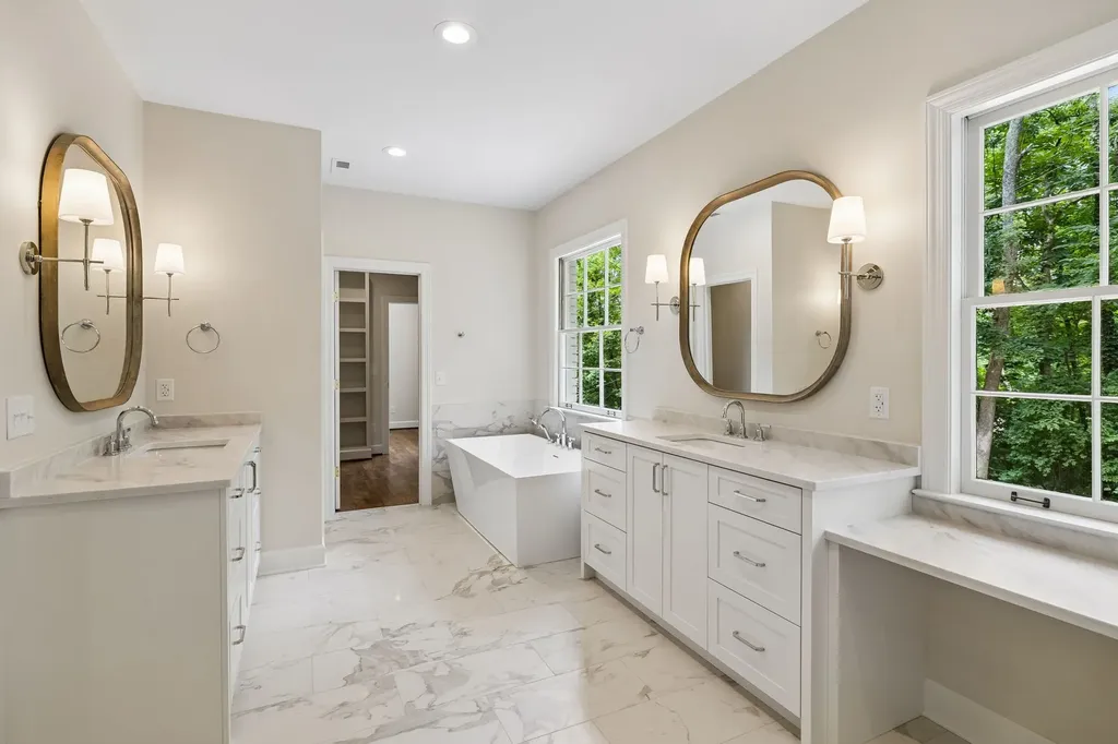6004 Hillsboro Pike Nashville TN 37215