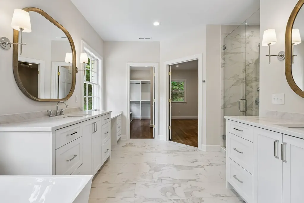 6004 Hillsboro Pike Nashville TN 37215