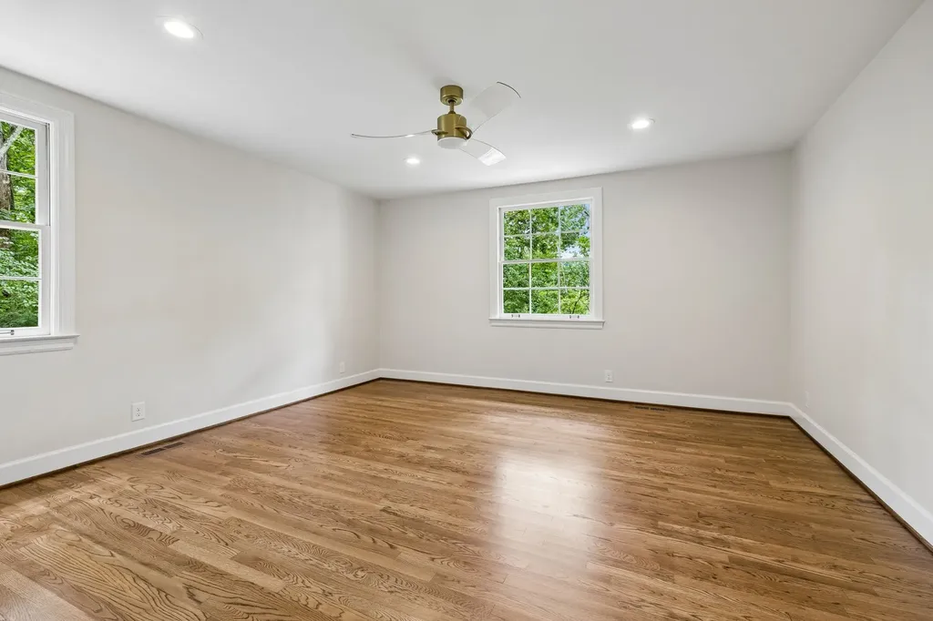 6004 Hillsboro Pike Nashville TN 37215