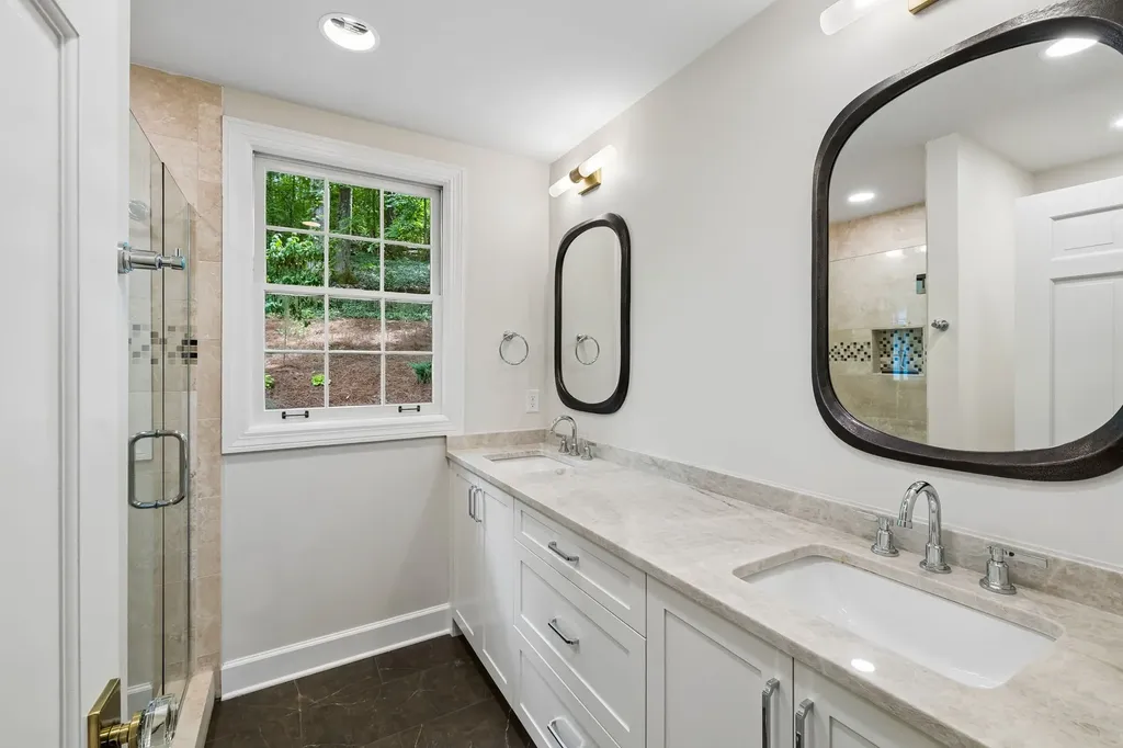 6004 Hillsboro Pike Nashville TN 37215