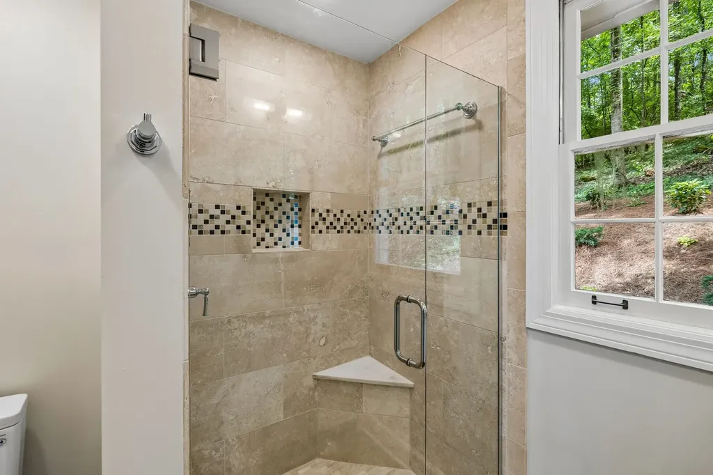 6004 Hillsboro Pike Nashville TN 37215