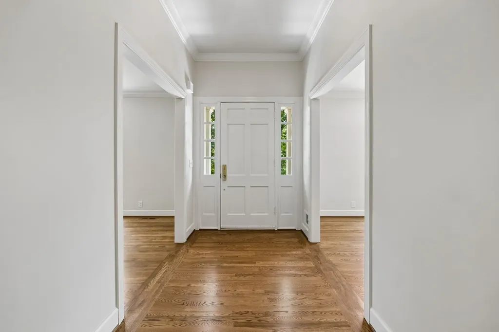 6004 Hillsboro Pike Nashville TN 37215