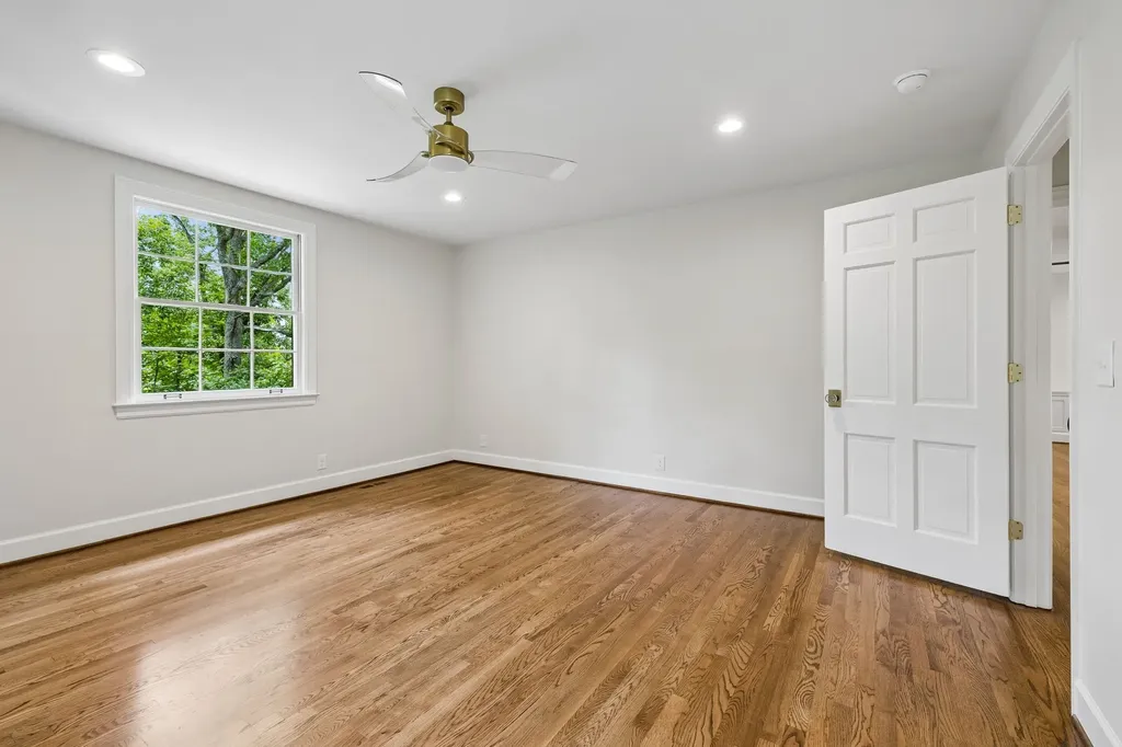 6004 Hillsboro Pike Nashville TN 37215