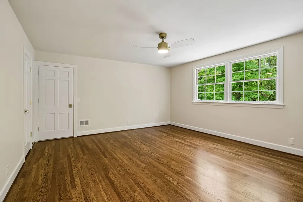 6004 Hillsboro Pike Nashville TN 37215