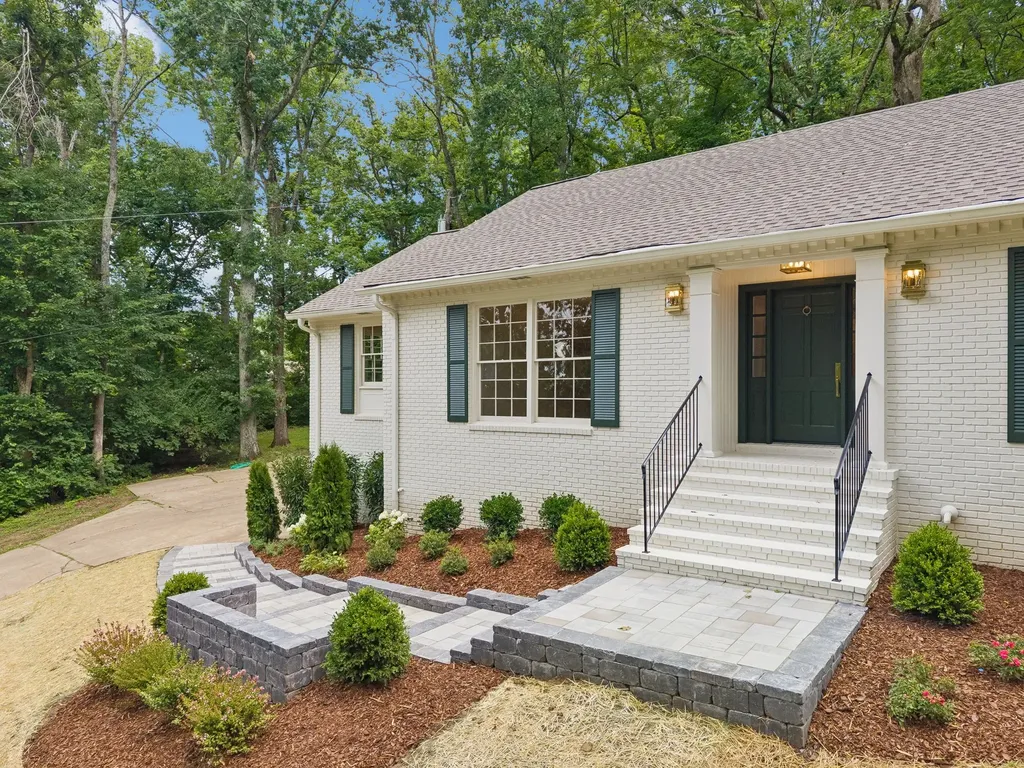 6004 Hillsboro Pike Nashville TN 37215