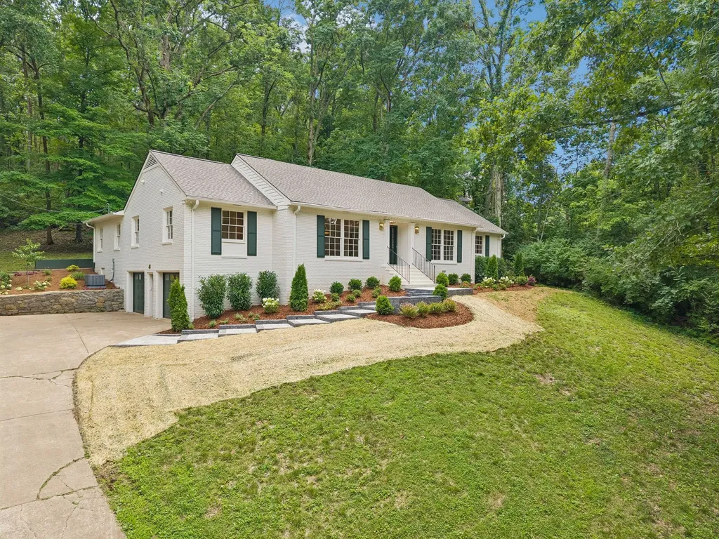 6004 Hillsboro Pike Nashville TN 37215