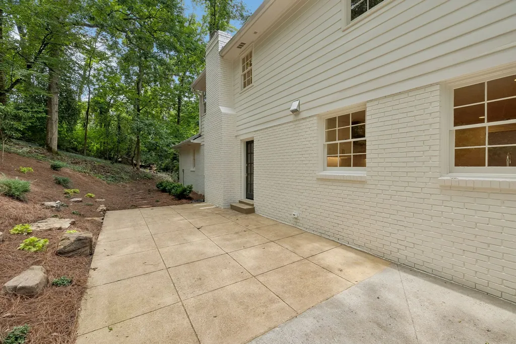 6004 Hillsboro Pike Nashville TN 37215
