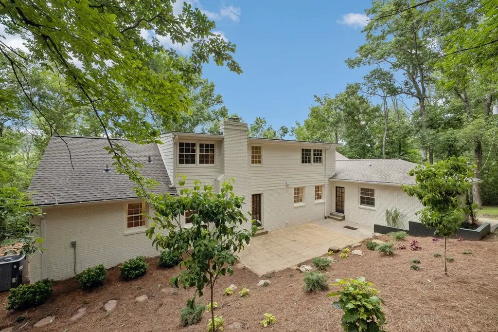 6004 Hillsboro Pike Nashville TN 37215