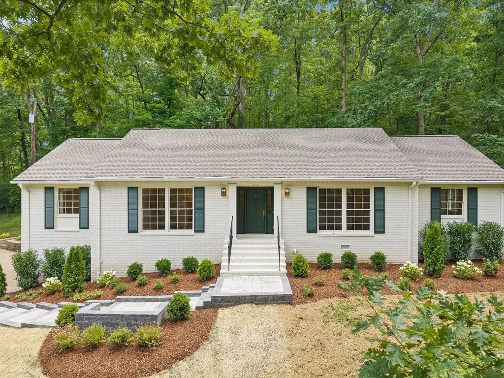 6004 Hillsboro Pike Nashville TN 37215