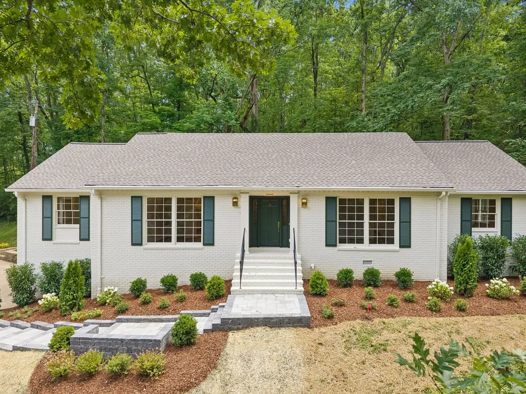 6004 Hillsboro Pike Nashville TN 37215