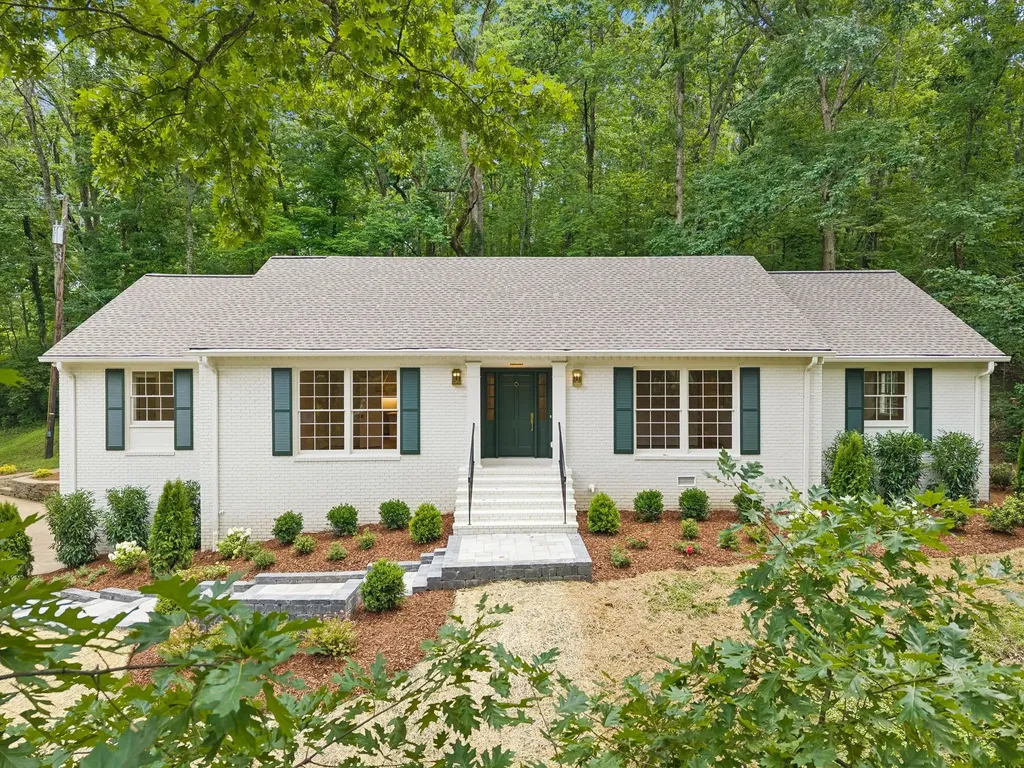 6004 Hillsboro Pike Nashville TN 37215