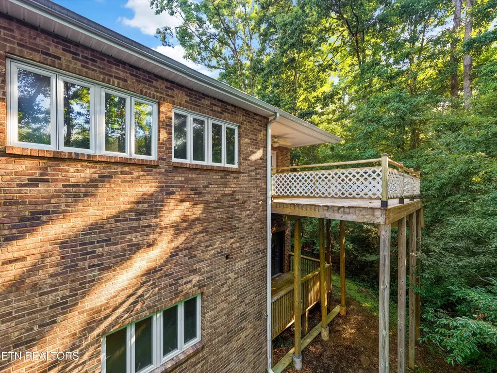 3254 Mountain Spring Way Knoxville TN 37917