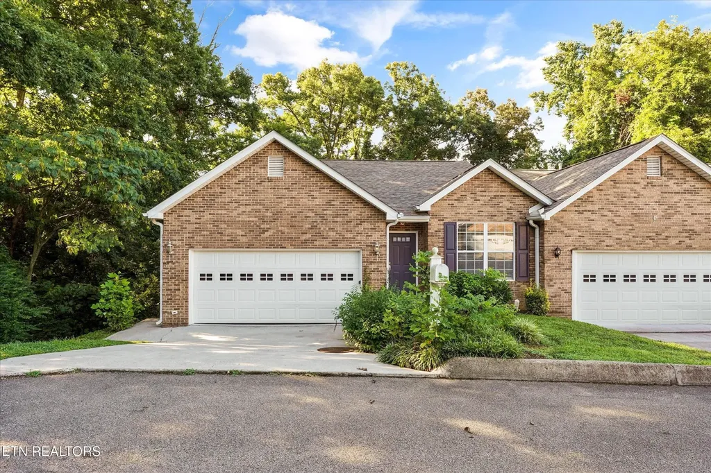3254 Mountain Spring Way Knoxville TN 37917