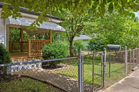 1009 N Hawthorne Street Chattanooga TN 37406