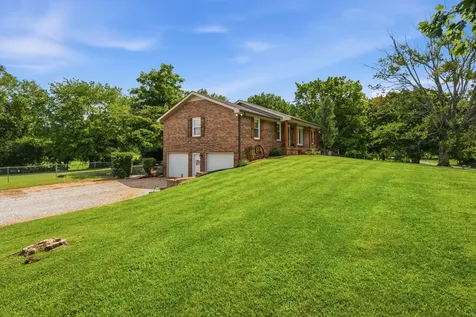 5606 Hopewell Road Springfield TN 37172