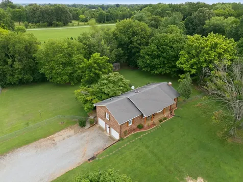 5606 Hopewell Road Springfield TN 37172