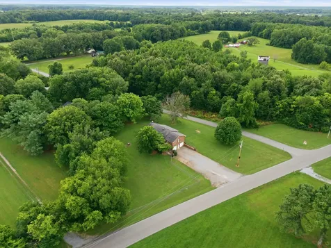 5606 Hopewell Road Springfield TN 37172