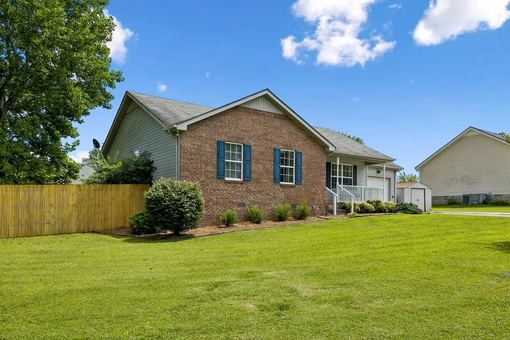 2029 Patricia Drive Greenbrier TN 37073