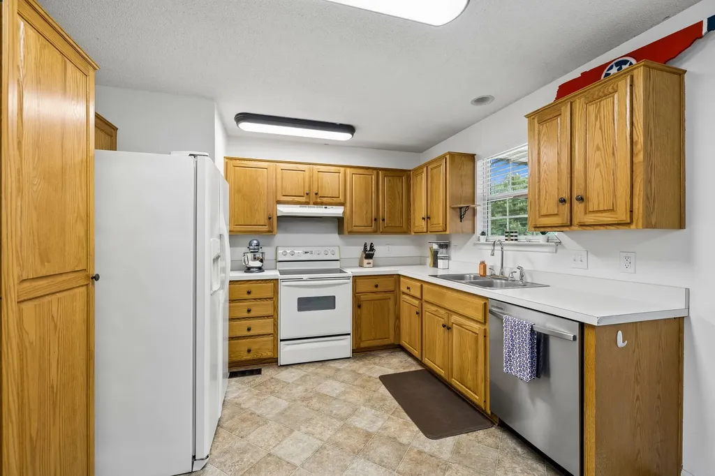 2029 Patricia Drive Greenbrier TN 37073