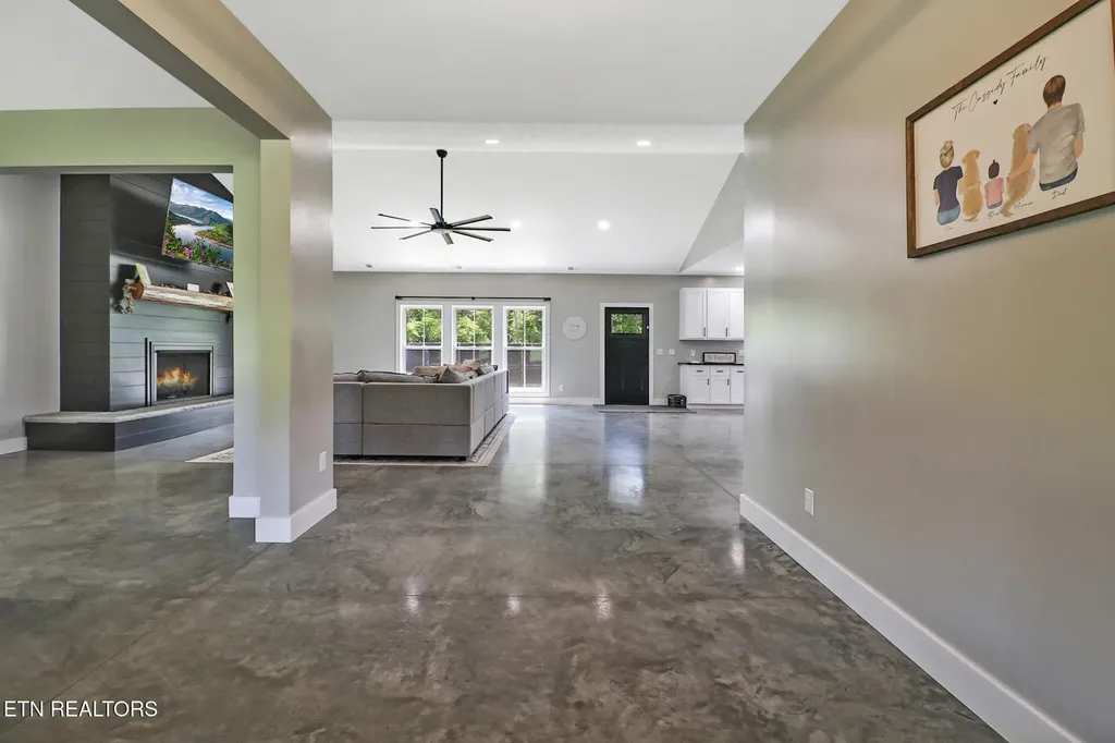 2175 N Lick Creek Road Byrdstown TN 38549