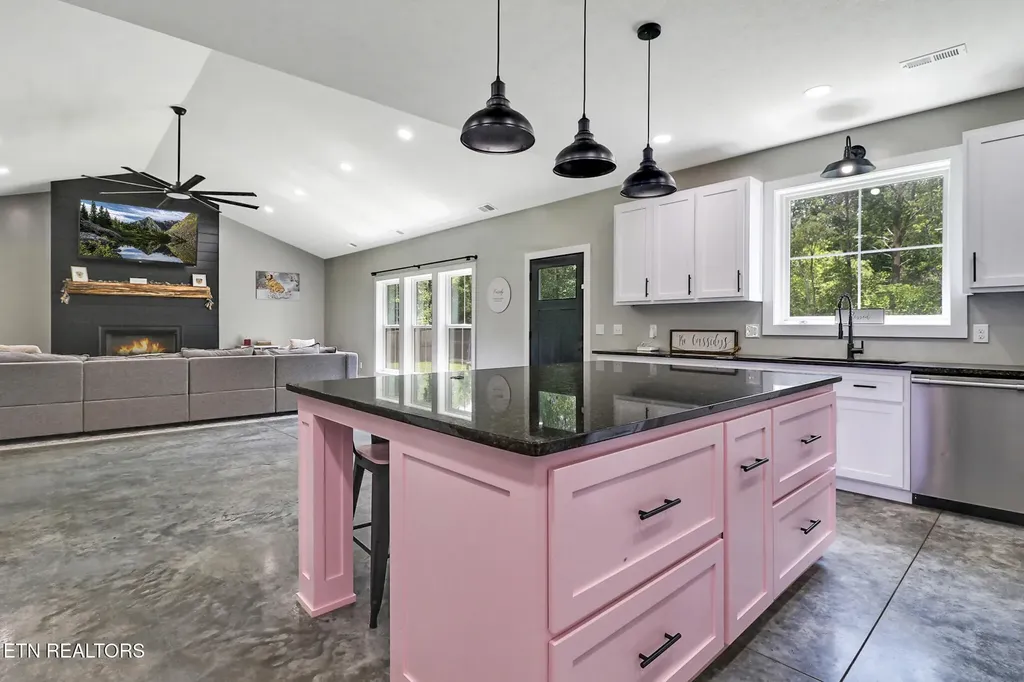 2175 N Lick Creek Road Byrdstown TN 38549