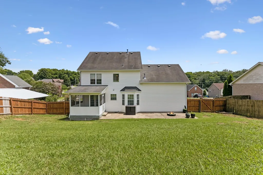 107 Camden Ct, N Hendersonville TN 37075
