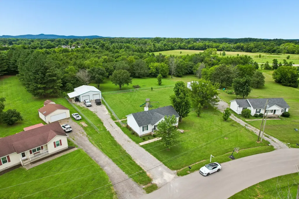 109 Eagle Creek Christiana TN 37037