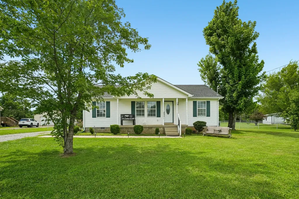 109 Eagle Creek Christiana TN 37037