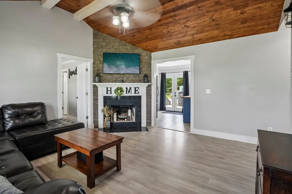109 Eagle Creek Christiana TN 37037