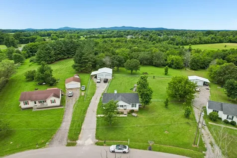 109 Eagle Creek Christiana TN 37037