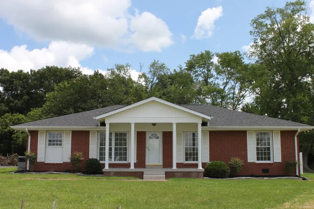 1789 Hartsville Pike Lebanon TN 37087