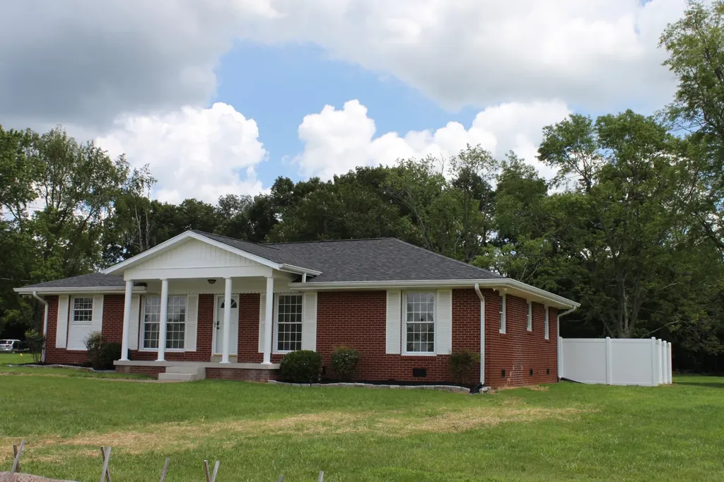 1789 Hartsville Pike Lebanon TN 37087