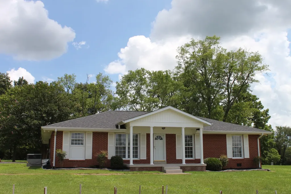 1789 Hartsville Pike Lebanon TN 37087
