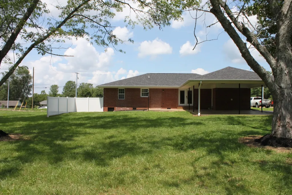 1789 Hartsville Pike Lebanon TN 37087