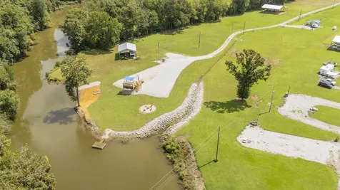 360 Jett Drive Clifton TN 38425