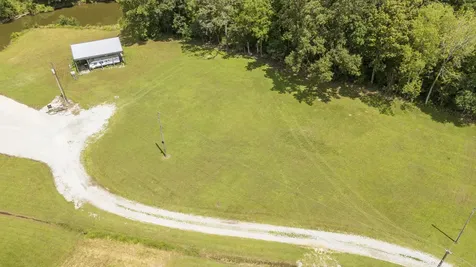 360 Jett Drive Clifton TN 38425
