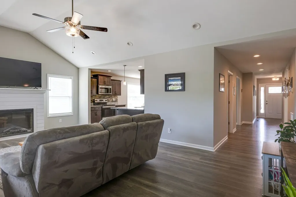 144 Tomahawk Point Clarksville TN 37040