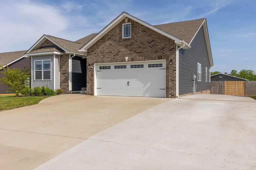 144 Tomahawk Point Clarksville TN 37040
