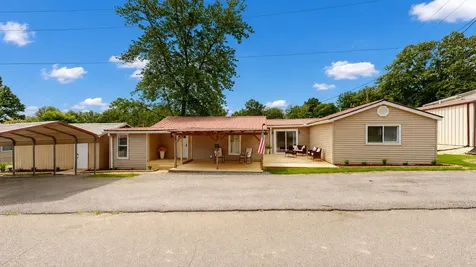 146 Lakeshore Drive Springville TN 38256