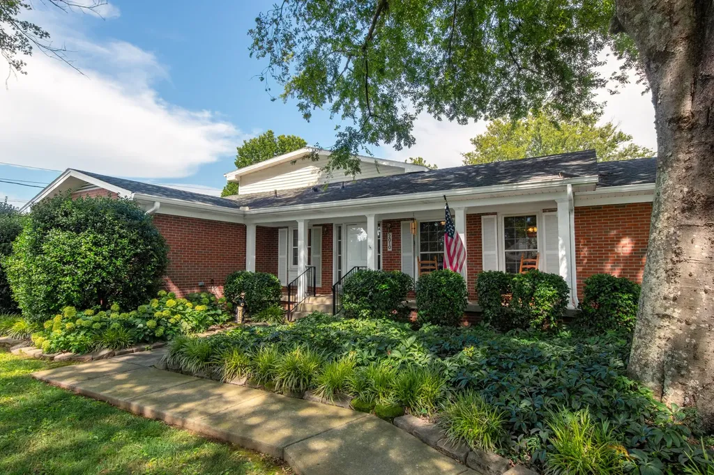 2010 Sanders Court Murfreesboro TN 37129