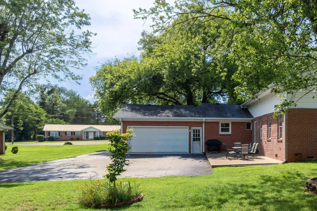 2010 Sanders Court Murfreesboro TN 37129