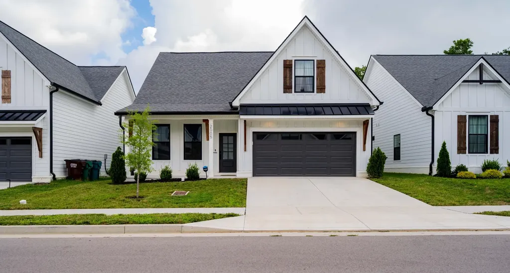 2005 Pleasant Cove Nashville TN 37214