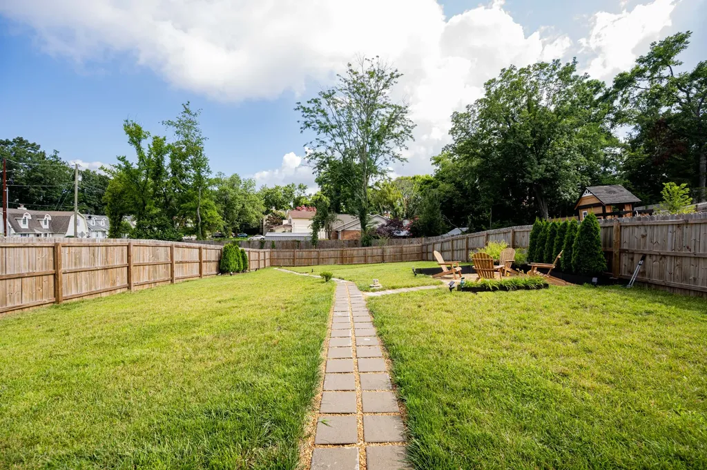 2005 Pleasant Cove Nashville TN 37214
